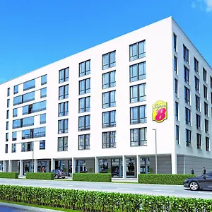 Hotel Super 8 By Wyndham West, Munique