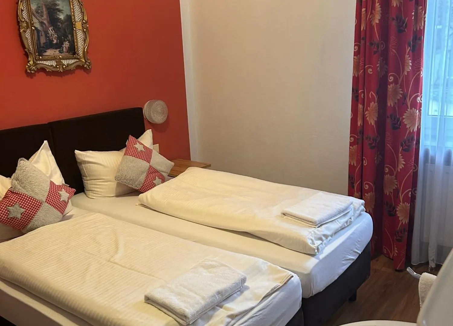 Hotel Pension Haydn Munique 2*,